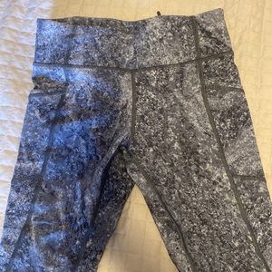 Lululemon pattern leggings